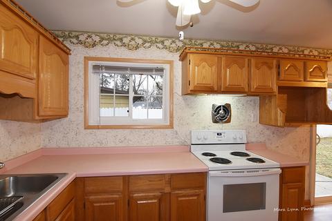 51 Circle Dr E, Montgomery, IL 60538 photo 10