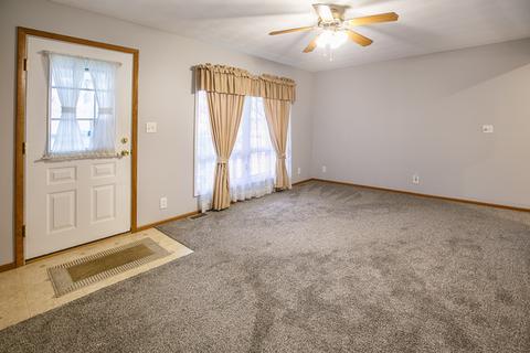 1232 Rutledge Rd, Bloomington, IL 61704 photo 2