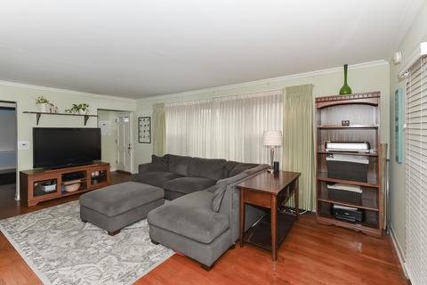 1309 E Algonquin Rd, Des Plaines, IL 60016 photo 2