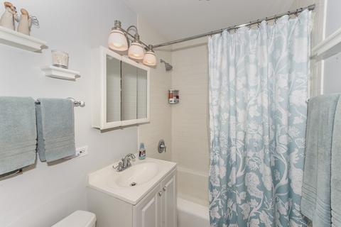 1309 E Algonquin Rd, Des Plaines, IL 60016 photo 13