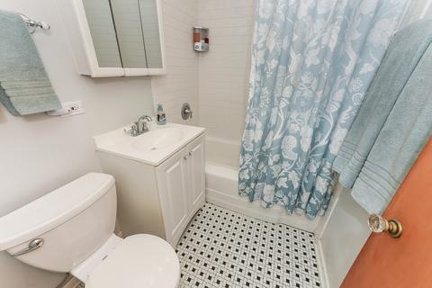 1309 E Algonquin Rd, Des Plaines, IL 60016 photo 14
