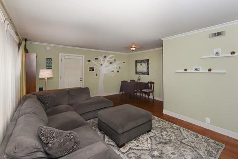 1309 E Algonquin Rd, Des Plaines, IL 60016 photo 6