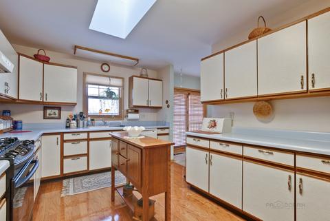 5703 Greenview Rd, Oakwood Hills, IL 60013 photo 8