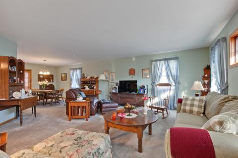 5703 Greenview Rd, Oakwood Hills, IL 60013 photo 4