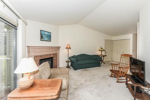 1410 Shore Ct #C2, Wheeling, IL 60090 photo 2