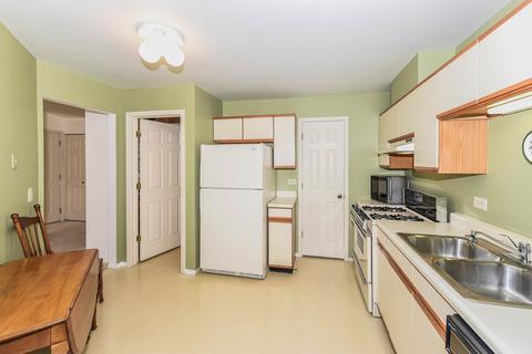 1410 Shore Ct #C2, Wheeling, IL 60090 photo 8