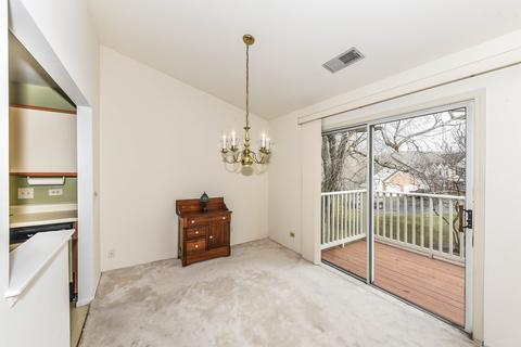 1410 Shore Ct #C2, Wheeling, IL 60090 photo 6