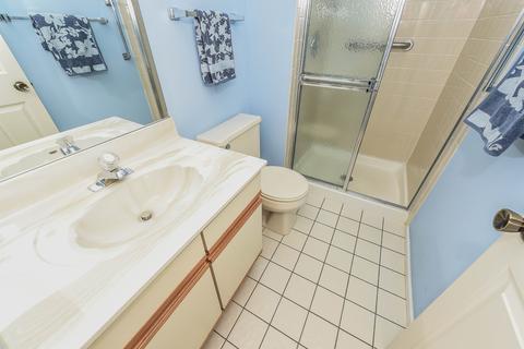 1410 Shore Ct #C2, Wheeling, IL 60090 photo 13