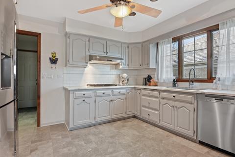 2306 Mohawk Ln, Glenview, IL 60026 photo 9