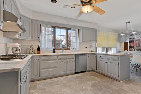2306 Mohawk Ln, Glenview, IL 60026 photo 7