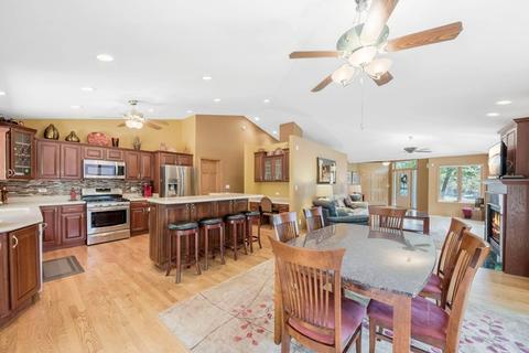 8 Billy Casper Ln, Midlothian, IL 60445 photo 3