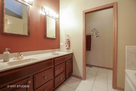 8 Billy Casper Ln, Midlothian, IL 60445 photo 8