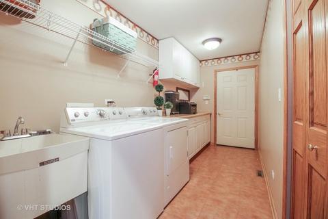 8 Billy Casper Ln, Midlothian, IL 60445 photo 11