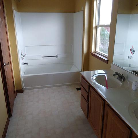 2965 Liberty Ln, Lindenhurst, IL 60046 photo 7