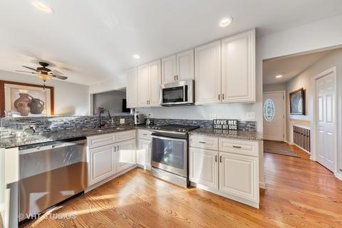 1753 Killdeer Dr, Naperville, IL 60565 photo 4