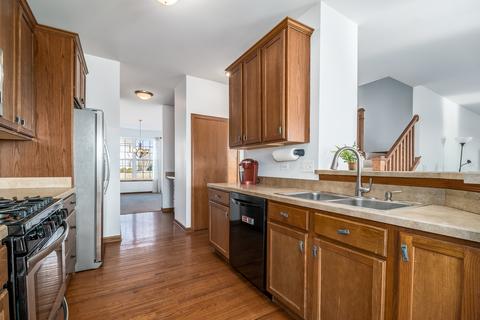 25445 Pavilion Pl, Plainfield, IL 60585 photo 9