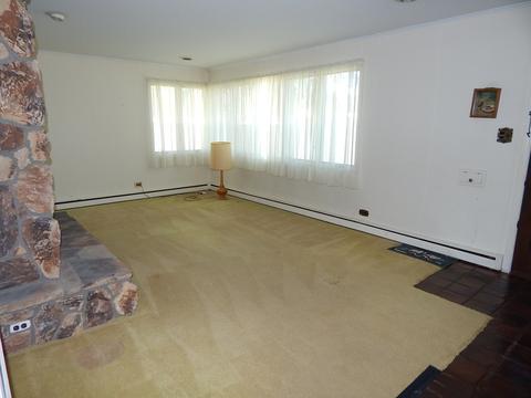1011 W Grant Dr, Des Plaines, IL 60016 photo 2