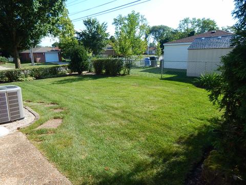 1011 W Grant Dr, Des Plaines, IL 60016 photo 22