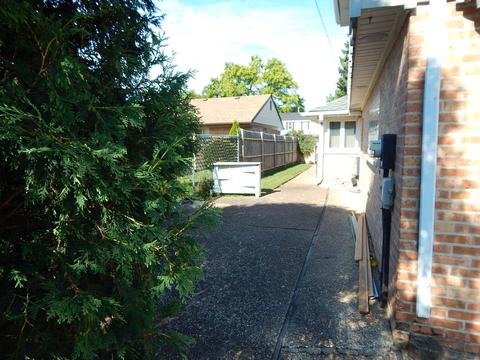 1011 W Grant Dr, Des Plaines, IL 60016 photo 21