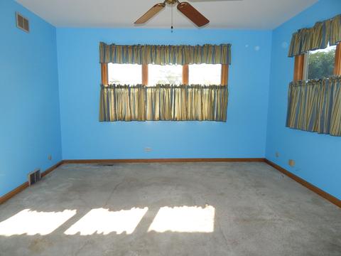 1011 W Grant Dr, Des Plaines, IL 60016 photo 17