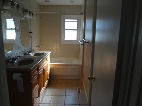935 Forest Dr, Elgin, IL 60123 photo 11