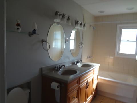 935 Forest Dr, Elgin, IL 60123 photo 10