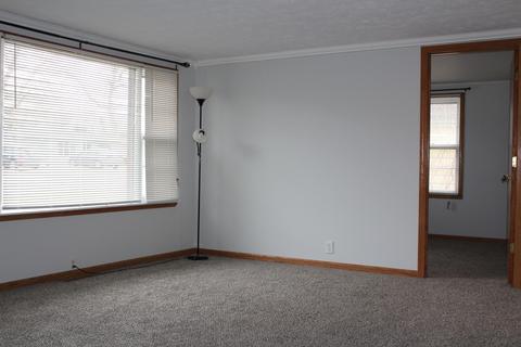 410 E High St E, Morris, IL 60450 photo 2