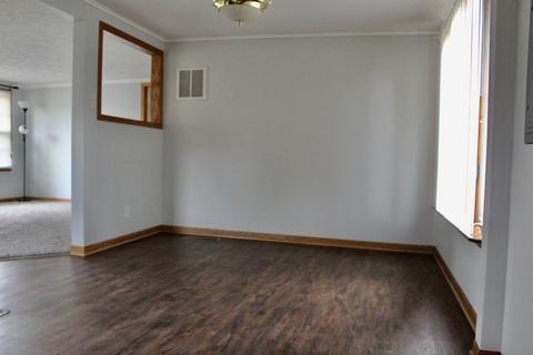 410 E High St E, Morris, IL 60450 photo 5