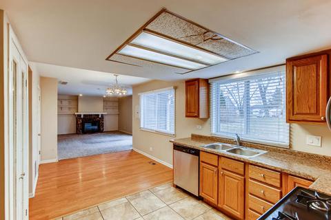 1273 Corley Dr, Elgin, IL 60120 photo 5