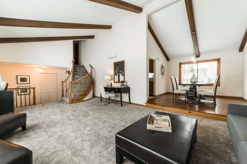 1530 N Summit St, Wheaton, IL 60187 photo 5