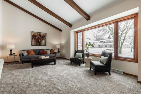 1530 N Summit St, Wheaton, IL 60187 photo 2