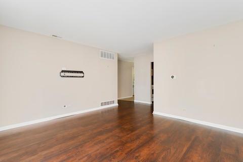 445 Ashland St, Hoffman Estates, IL 60169 photo 4