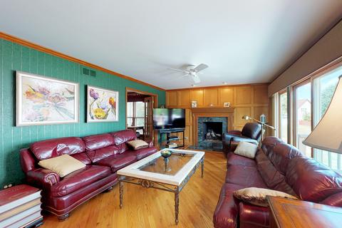 1815 Kelley Dr, Hoffman Estates, IL 60192 photo 9