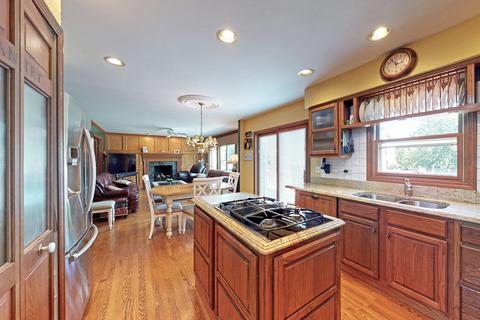 1815 Kelley Dr, Hoffman Estates, IL 60192 photo 6