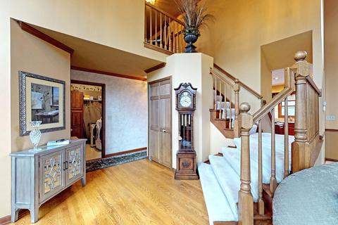 1815 Kelley Dr, Hoffman Estates, IL 60192 photo 4