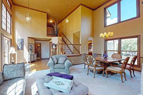 1815 Kelley Dr, Hoffman Estates, IL 60192 photo 3