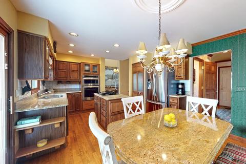 1815 Kelley Dr, Hoffman Estates, IL 60192 photo 8