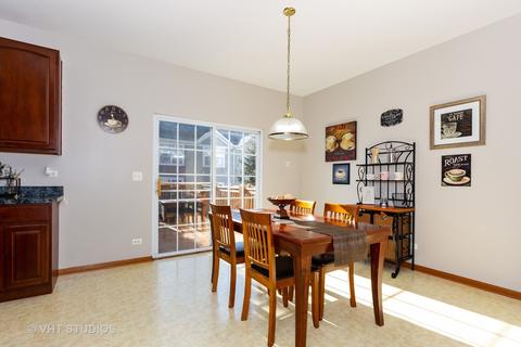 568 Declaration Ln, Aurora, IL 60502 photo 6