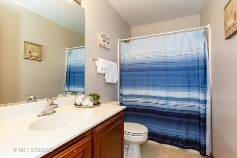 568 Declaration Ln, Aurora, IL 60502 photo 12