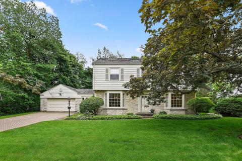 39 Briar Rd, Golf, IL 60029 photo 1