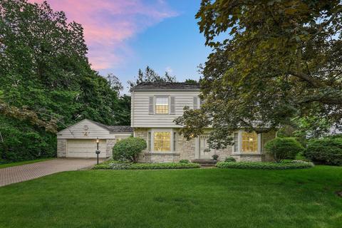 39 Briar Rd, Golf, IL 60029 photo 2