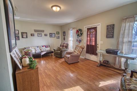 206 E James St, Dwight, IL 60420 photo 4