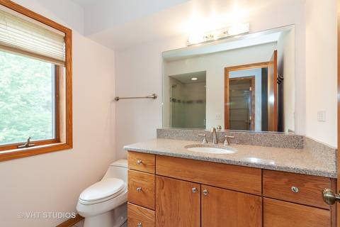 236 N Hickory Ave, Bartlett, IL 60103 photo 18
