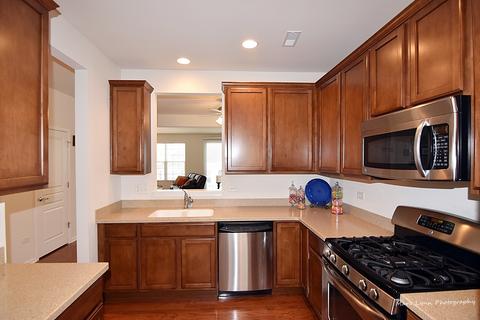 845 Cascade Falls Dr, Elgin, IL 60124 photo 5