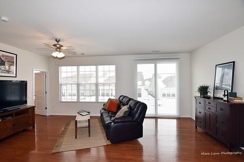 845 Cascade Falls Dr, Elgin, IL 60124 photo 11