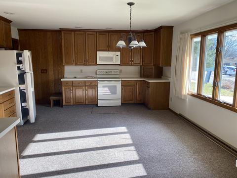 406 E Park St, Morrison, IL 61270 photo 3