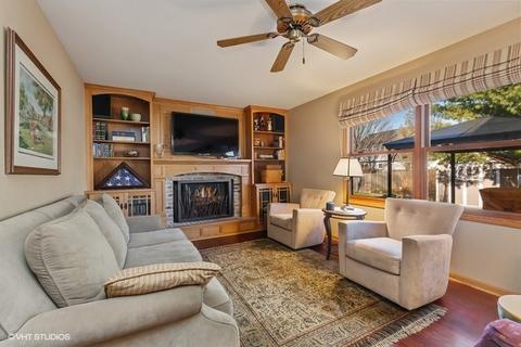 585 Shenandoah Trl, Elgin, IL 60123 photo 5
