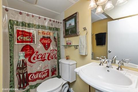 585 Shenandoah Trl, Elgin, IL 60123 photo 13