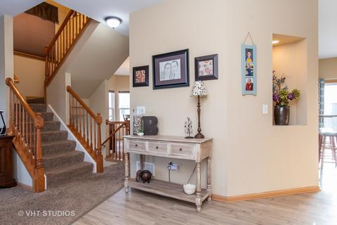 2013 Caton Ridge Dr, Plainfield, IL 60586 photo 2
