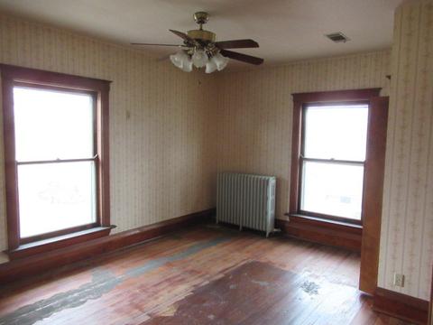 607 E Pells St, Paxton, IL 60957 photo 21